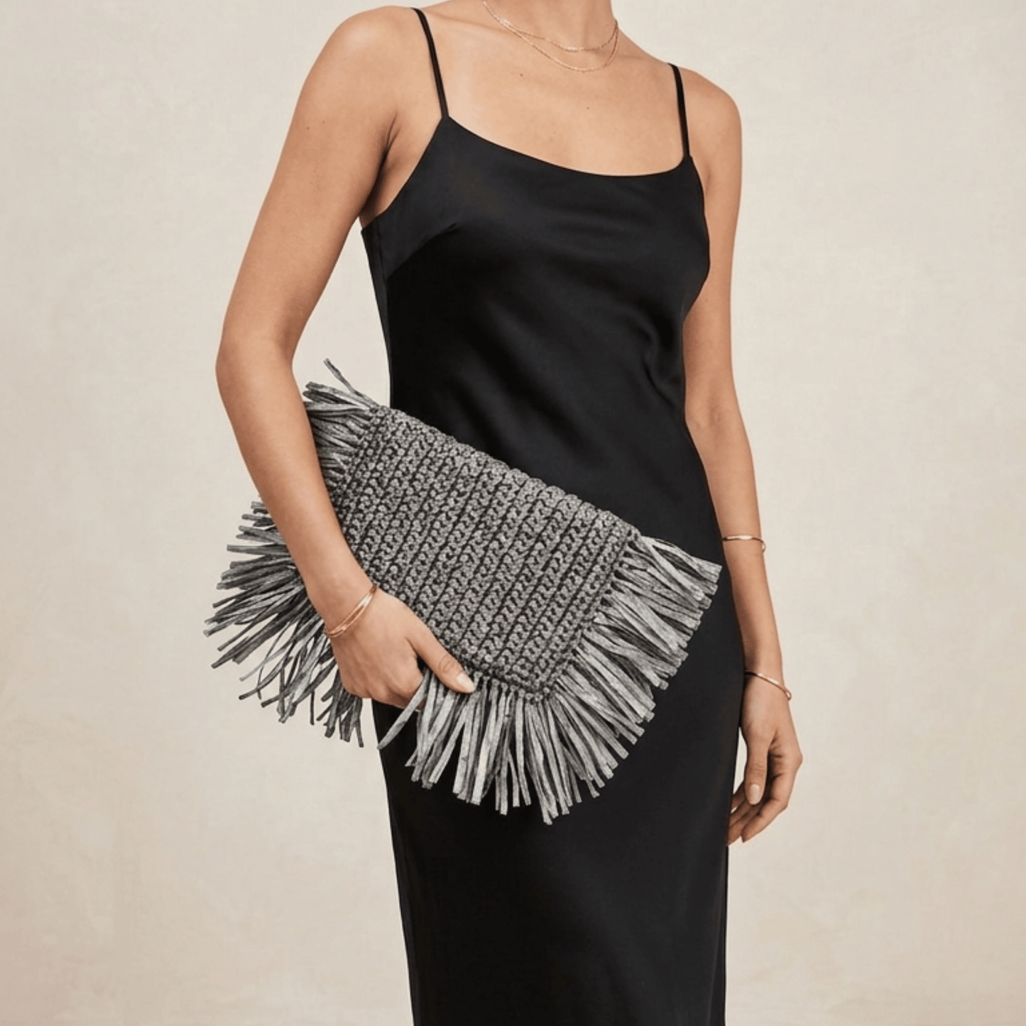 FRINGED RAFFIA BEACH CLUTCH HAND CROCHET_5
